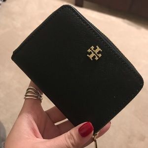 Tory Burch Emerson zip coin brand new